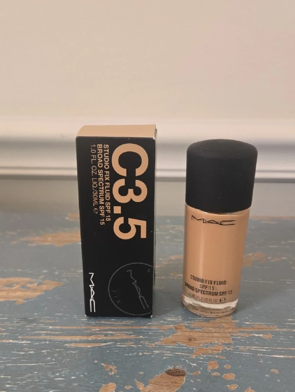 MAC Cosmetics Studio Fix Fluid SPF 15 Foundation - C3.5 (New In Box)